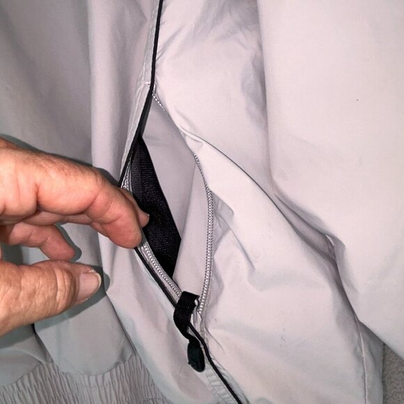 Mizuno Performance Wear Mens M Gray Windbreaker Chest 44 Wrist Closures - Picture 3 of 16